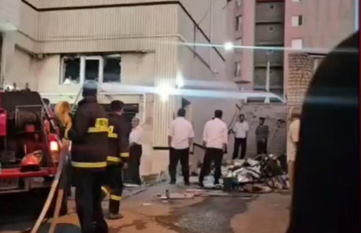 آتشسوزی در یک انبار داروخانه محله بهاران سنندج؛حادثه تلفات جانی نداشت آتشسوزی در یک انبار داروخانه محله بهاران سنندج؛حادثه تلفات جانی نداشت