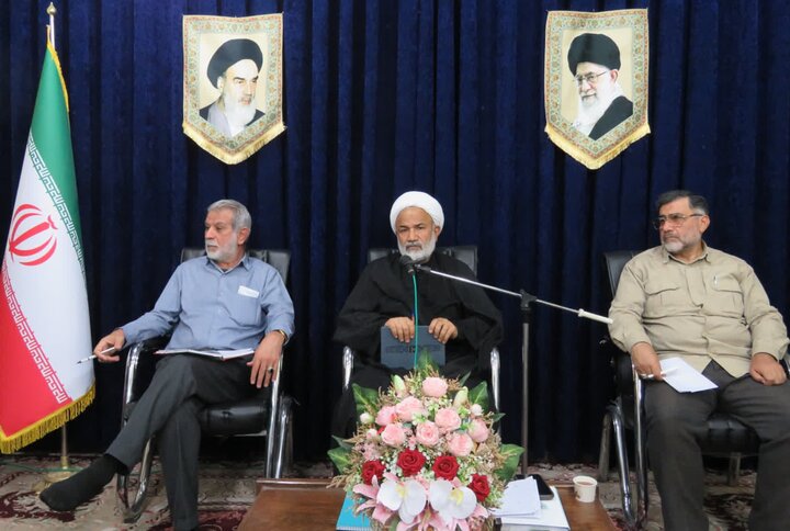امام جمعه دشتستان: نقد دلسوزانه و منصفانه موجب پویایی می‌شود