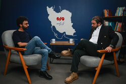 اقتباس احضار گذشته برای فهم اکنون است؛ «جامعه فست‌فودی» ریسک نمی‌کند!