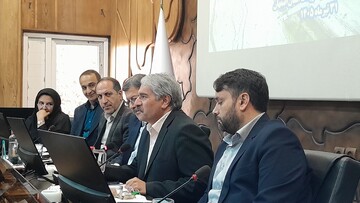 لاهیجان‌زاده: گاوخونی را جزیی از مخلوقات بدانید؛ تالاب جزیره گرمایی شد