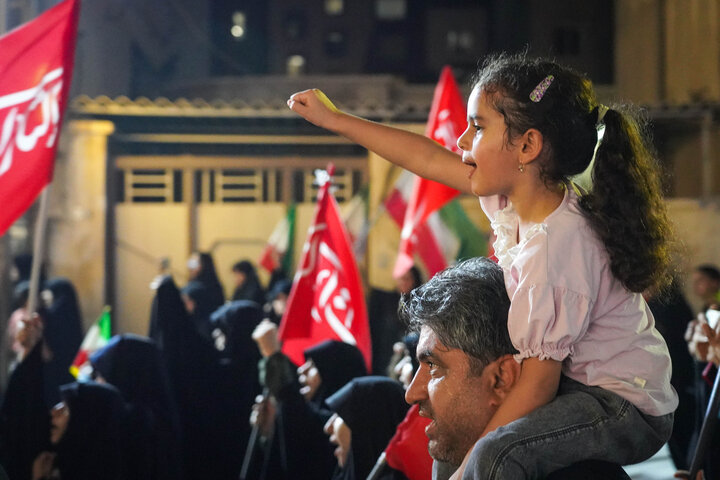 روایت دختر خراسانی در جنوب؛ از قاب مامایی تا سنگر خیابان