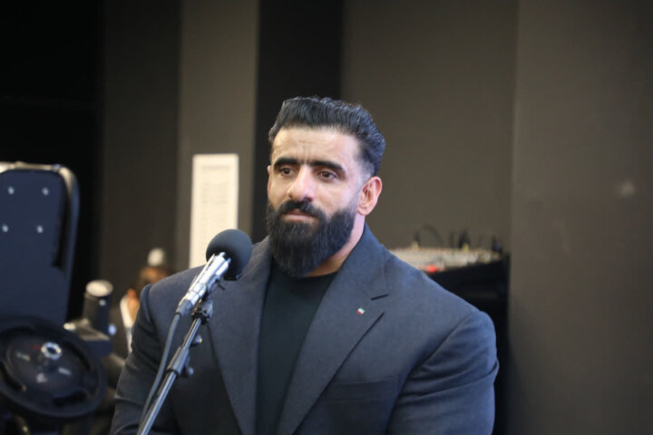 هادی چوپان: افتخار واقعی، ماندن کنار مردم و سربلندی ایران است هادی چوپان: افتخار واقعی، ماندن کنار مردم و سربلندی ایران است
