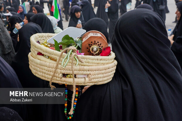 تشییع پیکر ۳۲ دانش‌آموز شهید مدرسه میناب