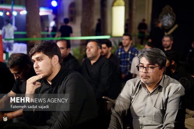 عزاداری هنرمندان کرمانی در رثای امام حسین (ع)