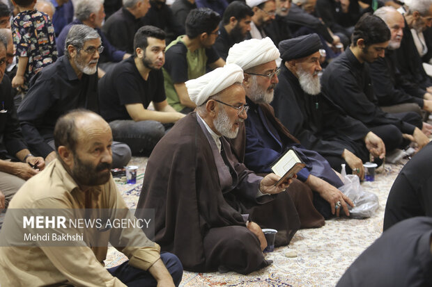 مراسم گرامیداشت رهبر شهید از سوی عتبه حسینیه در قم