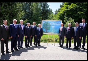 Araghchi speaks with counterparts on sidelines of SCO meeting