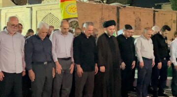اقامه نماز استغاثه به امام زمان(عج) در شهرکرد
