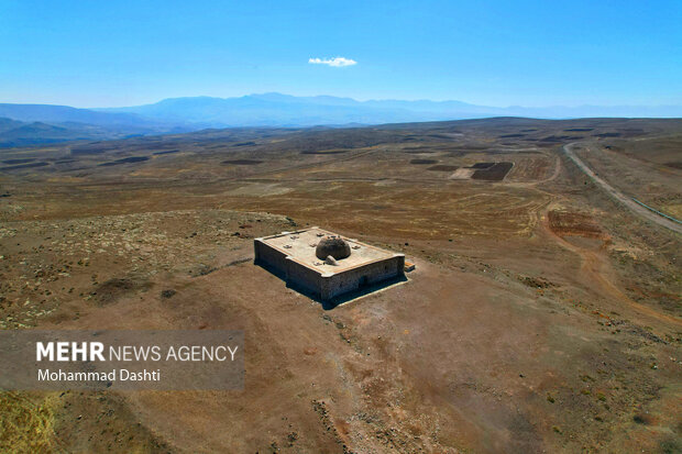 کاروانسرای سنگی شاه عباسی نیر