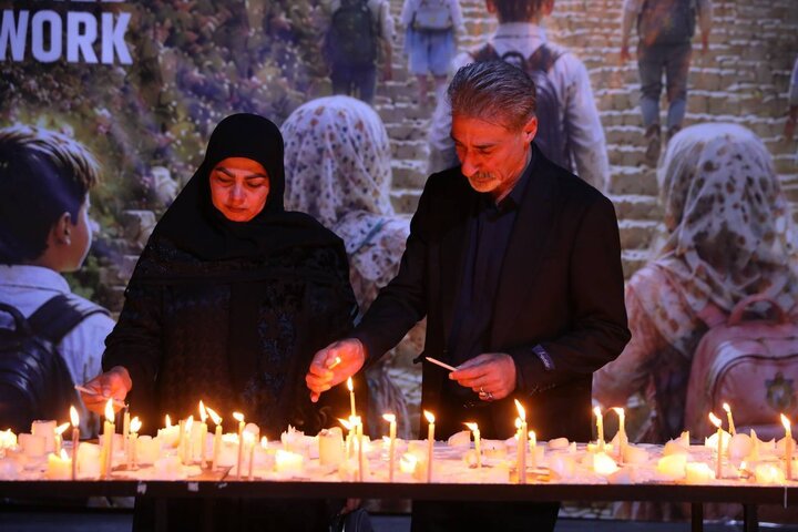 خانواده ماکان نصیری مهمان اختتامیه «مشق ناتمام» خانواده ماکان نصیری مهمان اختتامیه «مشق ناتمام»