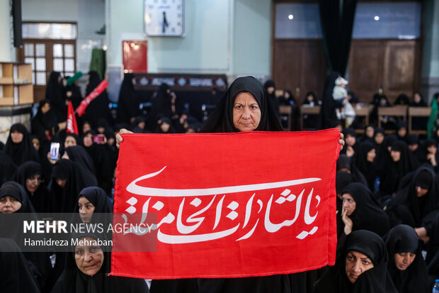 بزرگداشت رهبر شهید انقلاب از طرف خانواده شهید رئیسی