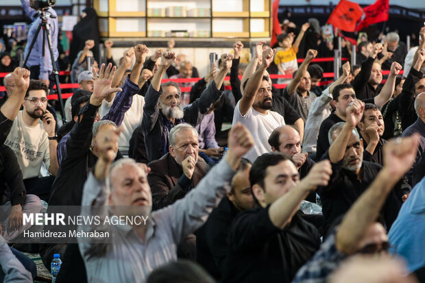 بزرگداشت رهبر شهید انقلاب از طرف خانواده شهید رئیسی