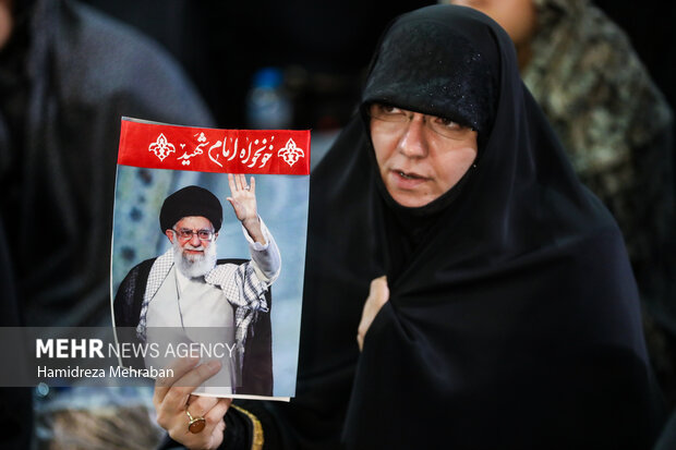 بزرگداشت رهبر شهید انقلاب از طرف خانواده شهید رئیسی