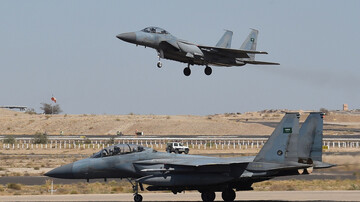 Yemeni army launches missile attacks on main base in S Arabia