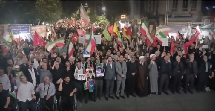 کلاله یکصدا با مقاومت؛ اجتماع شبانه مردم در حمایت از آرمانهای انقلاب کلاله یکصدا با مقاومت؛ اجتماع شبانه مردم در حمایت از آرمانهای انقلاب