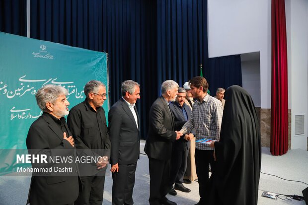 وزیر فرهنگ و ارشاد اسلامی در دیار شیخ صفی‌الدین اردبیلی