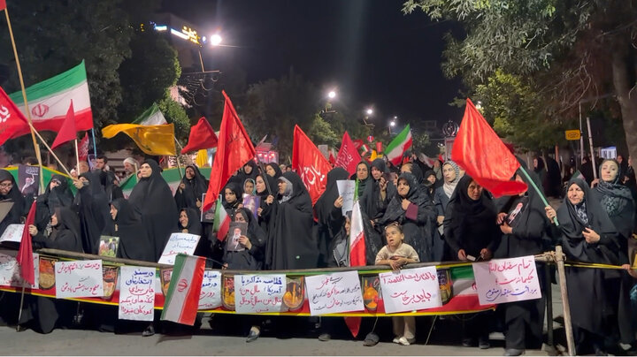 تجلی همبستگی و مقاومت مردم سلماس در شب های مقاومت ملی تجلی همبستگی و مقاومت مردم سلماس در شب های مقاومت ملی