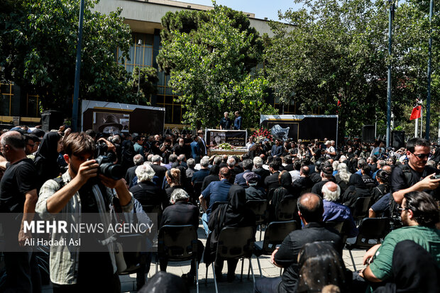 Funeral of veteran Iranian veteran actor “Akbar Abdi”
