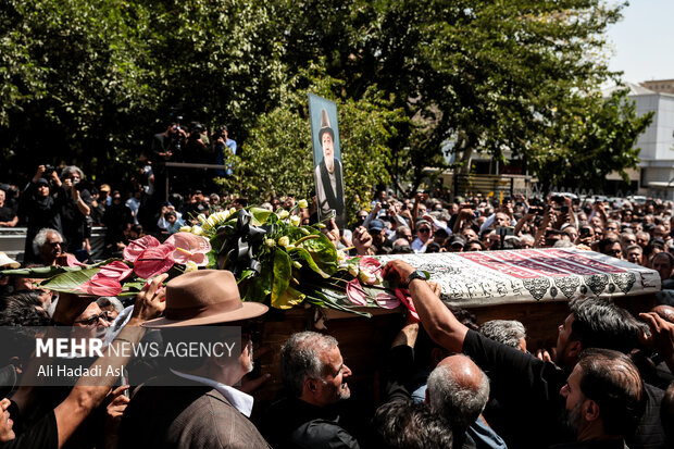 Funeral of veteran Iranian veteran actor “Akbar Abdi”
