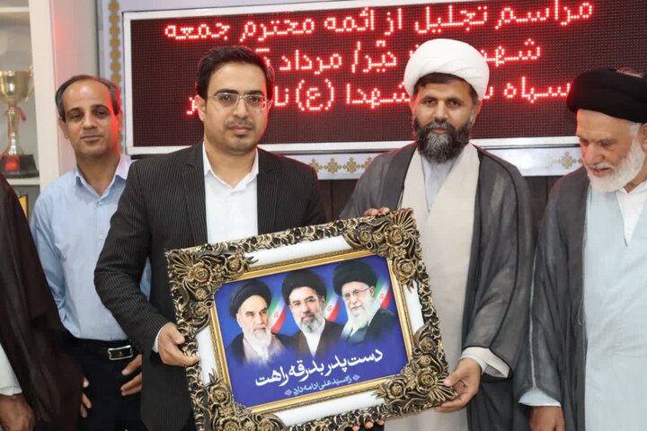 امام جمعه دیّر: نماز جمعه ستون استحکام نظام در برابر فتنهها است
