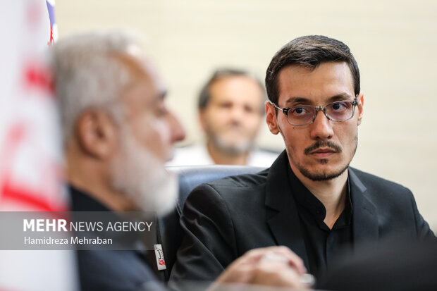 مراسم رونمایی از رمان «اگر»