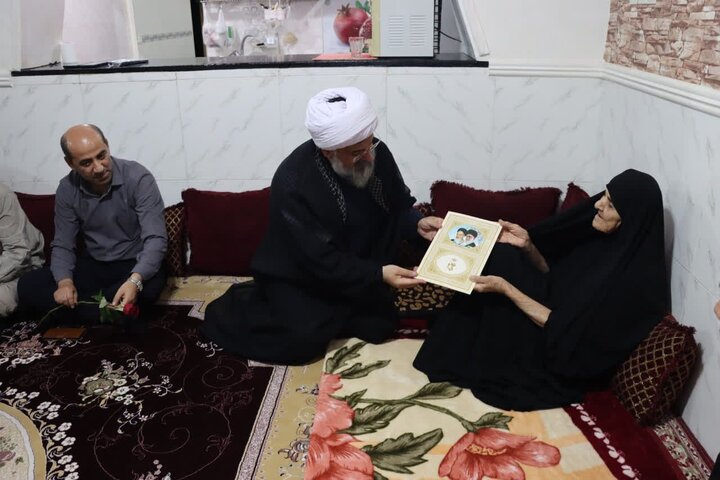 فرماندار دشتی: همه ما مدیون خون پاک شهدا هستیم