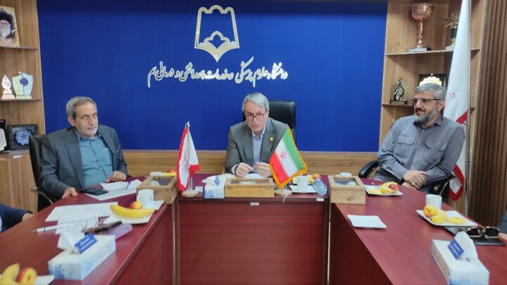 رادفر: ترویج فرهنگ ایثار، اولویت راهبردی دانشگاه‌ها است