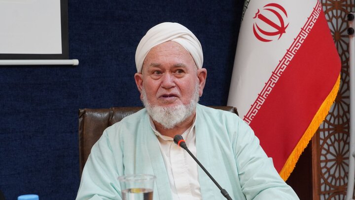 راهبرد وحدت‌گرایانه امام و رهبری برای جهان اسلام تبیین شود