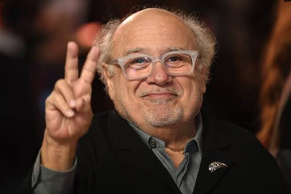 دنی دویتو دوباره روی صندلی کارگردانی مینشیند؛ بازگشت پس از ۲۳ سال دنی دویتو دوباره روی صندلی کارگردانی مینشیند؛ بازگشت پس از ۲۳ سال