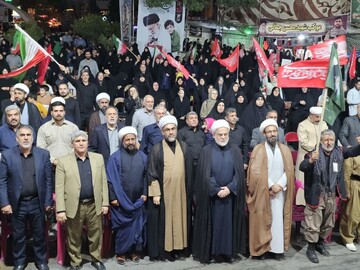 نمایش وفاداری کردستانی‌ها به نظام اسلامی ایران در تجمعات شبانه