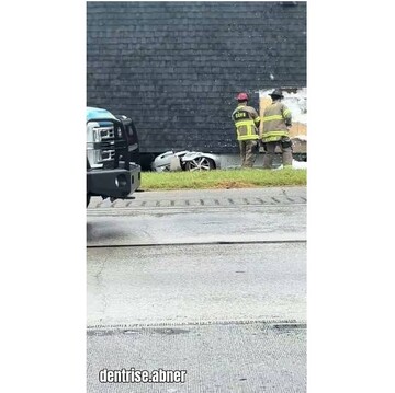 VIDEO: House crashes into a car in Georgia