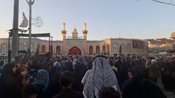 گزارش مهر از ورودی حرم اباعبدالله و سیل عاشقان در حرکت به سمت حرم مطهر