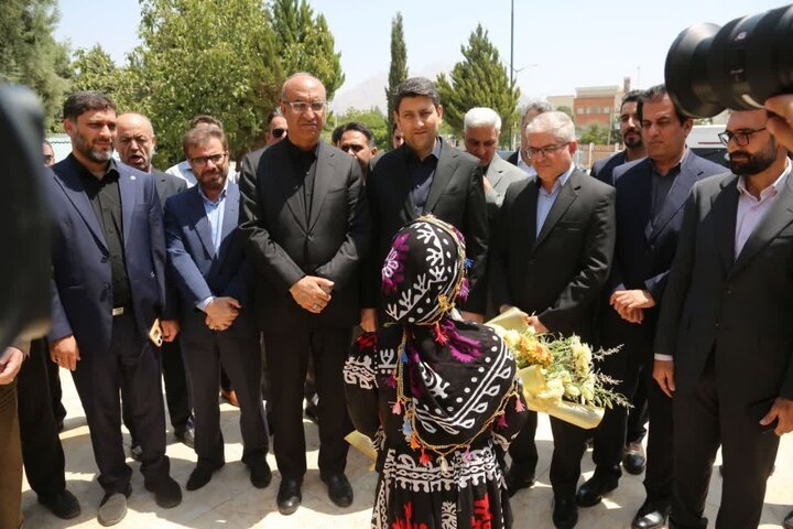 وزیر ارتباطات برای افتتاح ۲۰۶ پروژه ارتباطی وارد کرمانشاه شد