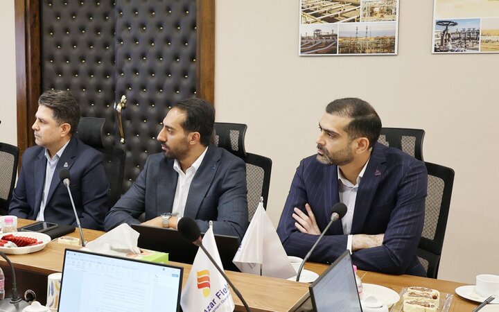 امضای قرارداد پروژه ساخت محل و جاده دسترسی به چاههای میدان نفتی آذر