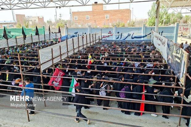 تردد زوار اربعین حسینی در مرز مهران