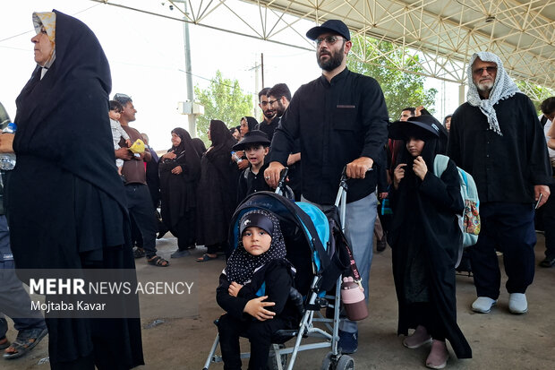 تردد زوار اربعین حسینی در مرز مهران