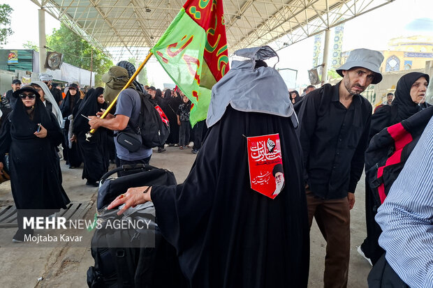 تردد زوار اربعین حسینی در مرز مهران