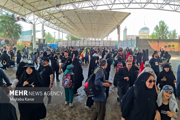 تردد زوار اربعین حسینی در مرز مهران