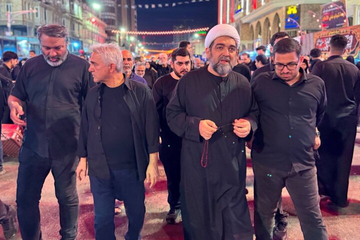 کاروان اهالی هنر و رسانه به کربلا رسید؛ زیارت به نیابت از رهبر شهید کاروان اهالی هنر و رسانه به کربلا رسید؛ زیارت به نیابت از رهبر شهید