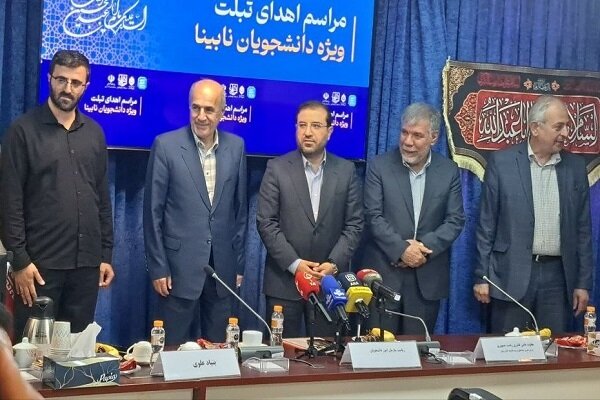 ۲۵ تبلت ویژه دانشجویان نابینا به ۱۰ دانشگاه منتخب اعطا شد