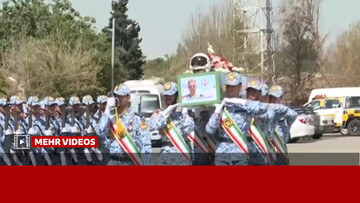 لحظه ورود پیکر مطهر شهید مجید کاظمی به پایگاه شهید دوران شیراز