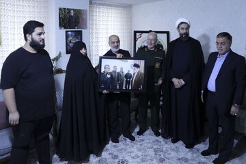 دیدار سردار رحیم‌صفوی با خانواده سرلشکر شهید حاجی‌زاده