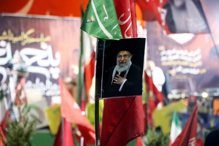 «ایران جان فدا» در مسیر کربلا؛ پرچم عشق بر دوش زائران دیار آفتاب