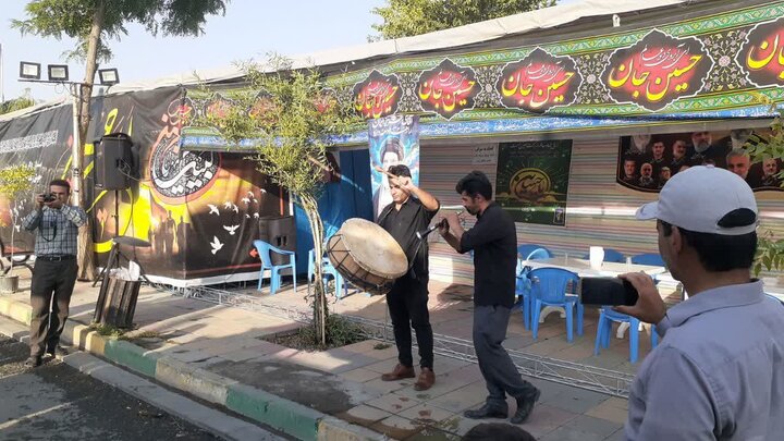 نوای چمری در موکب‌های اربعین کامیاران طنین‌انداز شد