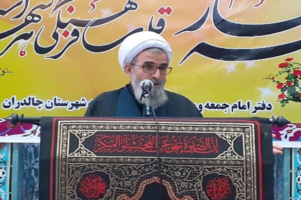 امام جمعه چالدران: ائمه جمعه باید الگوی تقوا در گفتار و کردار باشند
