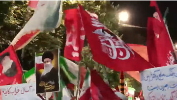 اجتماع شبانه مردم ارومیه در حمایت از نیروهای مسلح و انقلاب