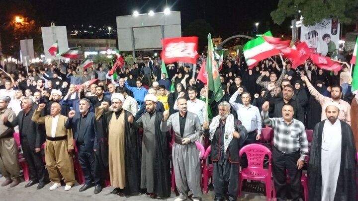 تکرار حماسه حضور در شهر سنندج با طنین شعارهای استکبارستیزی
