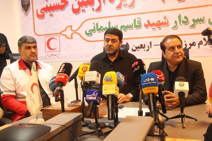 کولیوند:۱۲۰ هزار داوطلب جوان هلال احمر در خدمت زائران اربعین هستند