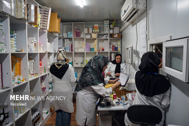 بیمارستانهای سیار مجهز سپاه در مهران، خسروی و باشماق مستقر است بیمارستانهای سیار مجهز سپاه در مهران، خسروی و باشماق مستقر است
