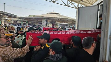 تەرمی پێنج شەهیدی ئێرانی بەرەی بەرخۆدانی عێراق هێنرایەوە