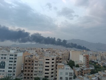 جزئیات آتش سوزی در شرق بندرعباس؛ ۳ انبار طعمه حریق شده است